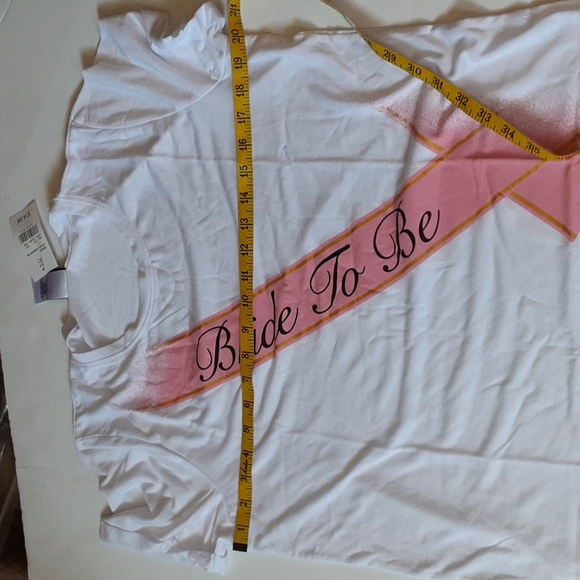 Sz XL MODERNLUX SHORT SLEEVE BRIDE SASH GRAPHIC T-SHIRT - Picture 6 of 7